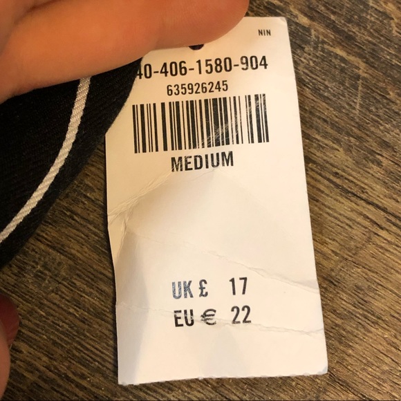 Black and white Hollister tank top size medium NWT - Picture 5 of 5